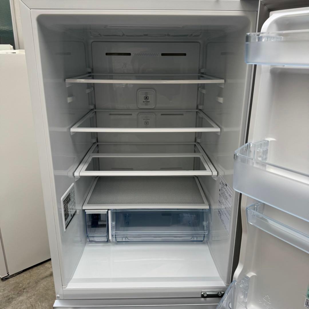 252⭐️2025年製★ほぼ新品★ヤマダ電機　冷蔵庫　3ドア　自動製氷　ガラス扉
