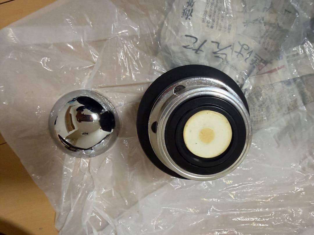 GM系 ビレット風 4スポーク ステアリング ボス/ホーンボタン付き【適合不明】