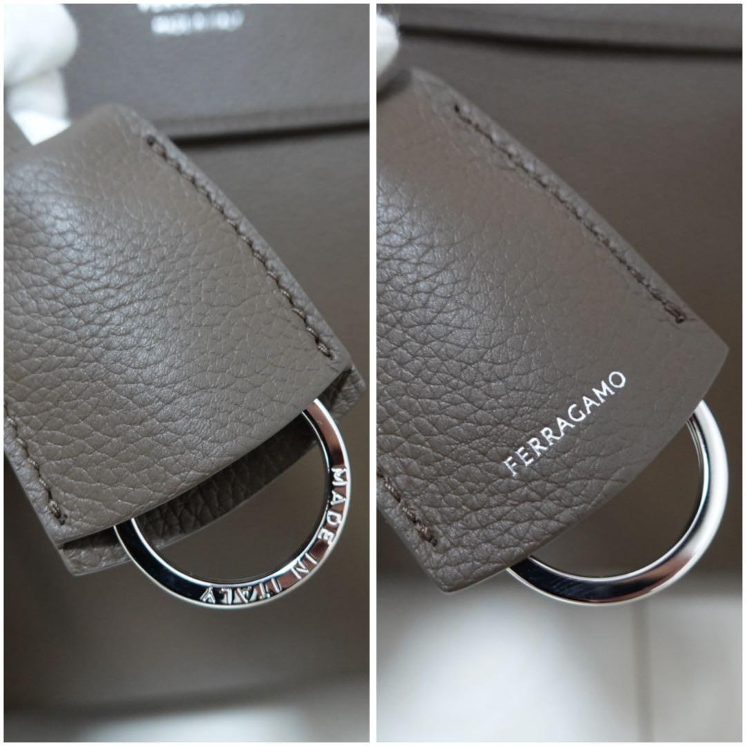 フェラガモ　イーストウエスト　トートバッグ　ビジネスバッグ　ハンドバッグ　大容量