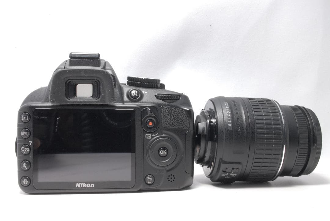 【ショット数6535枚】Nikon D3100　スマホ転送　液晶きばみあり