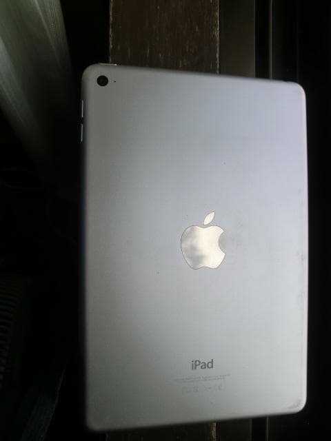 Apple iPad mini 第4世代 128GB Wi-Fiモデル