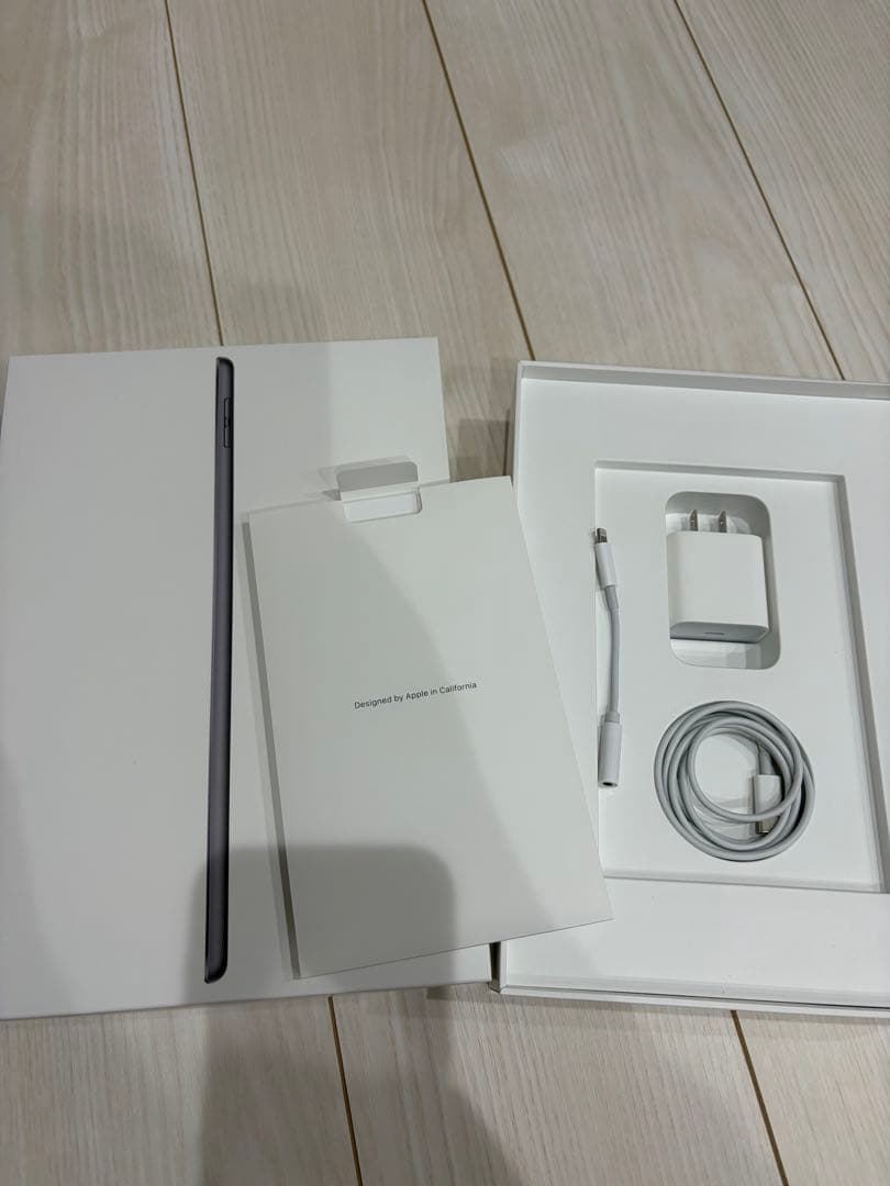 iPad 第9世代　Wi-Fiモデル　64GB 極美品　スペースグレー