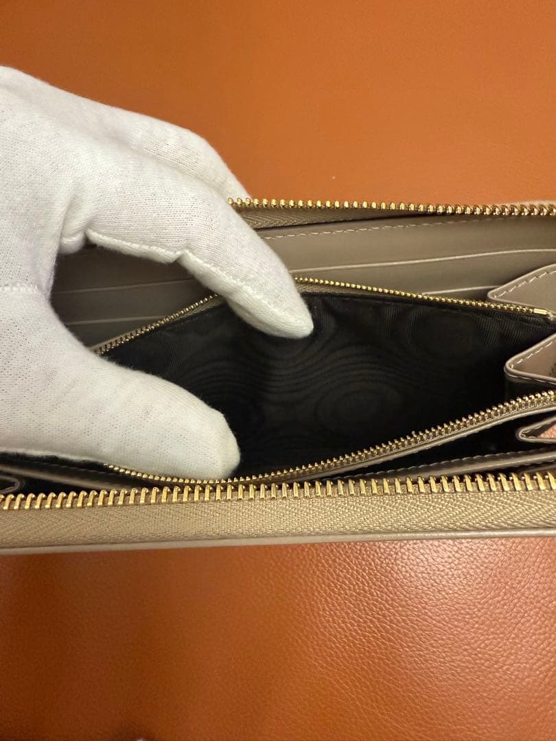 GUCCI ジップアラウンドウォレット