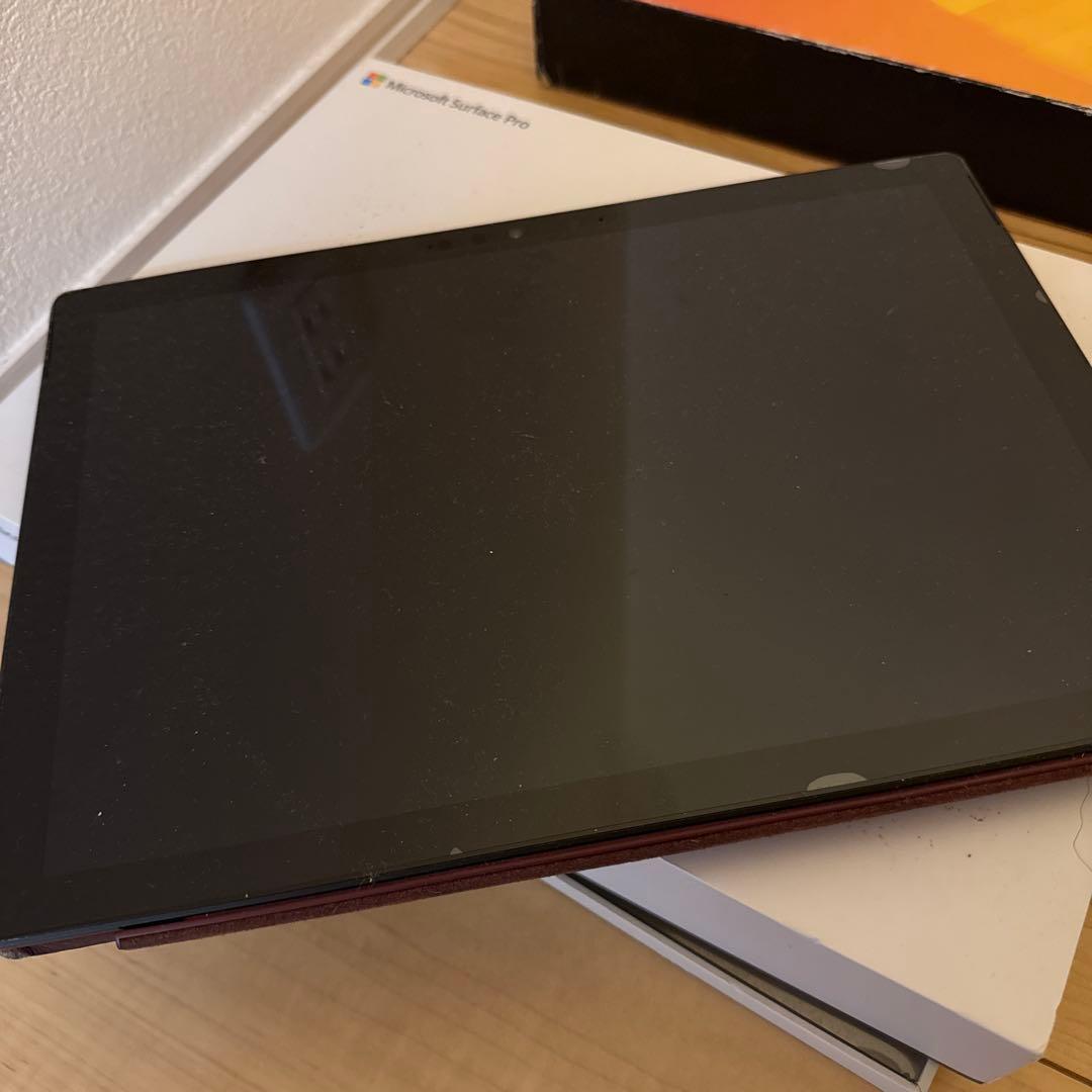Microsoft Surface Pro 7 + Type Cover付き