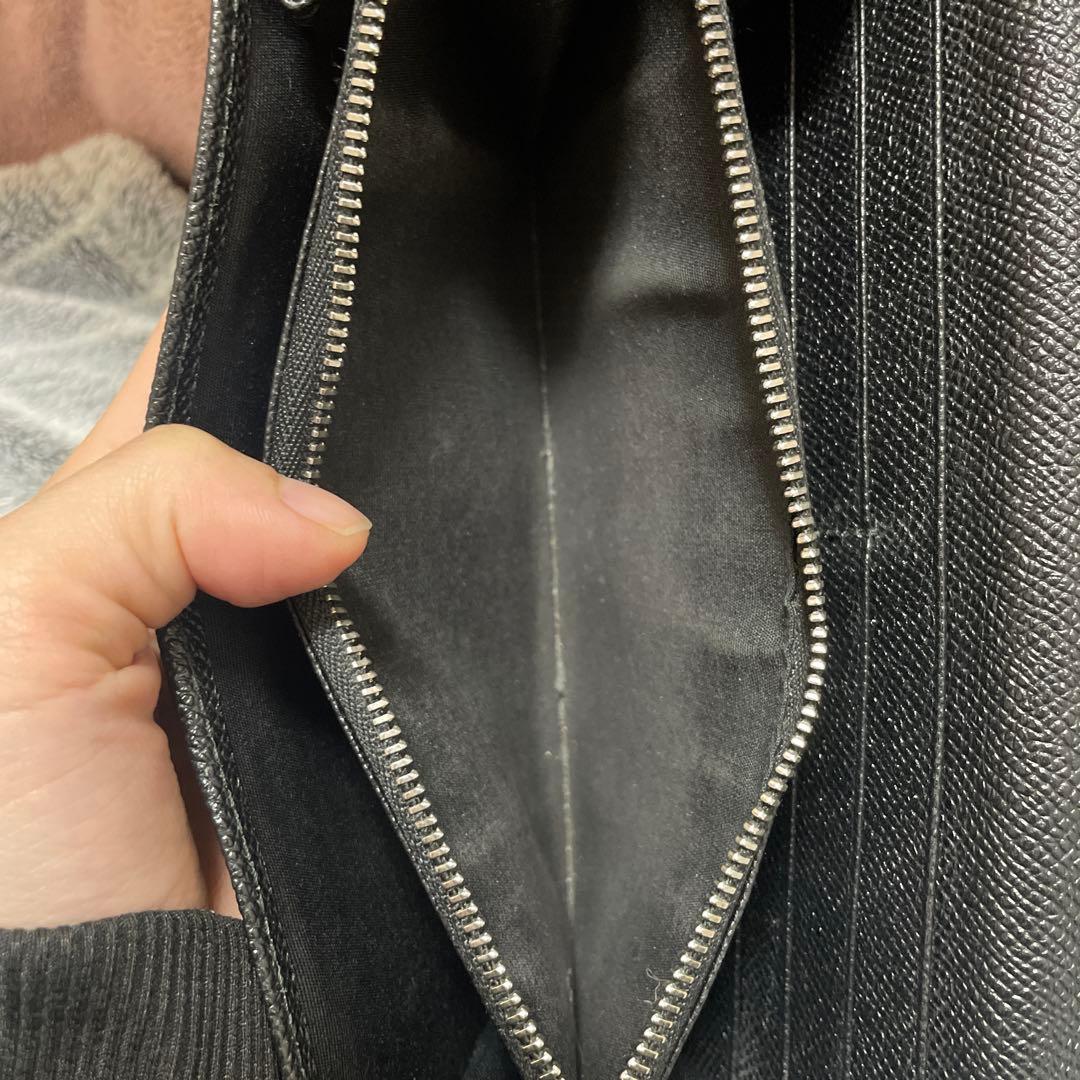 ブラック 合成皮革 二つ折り長財布