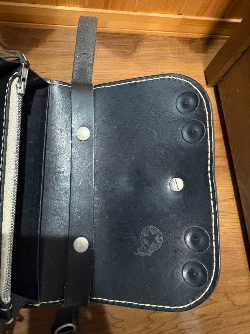 ラッキージョン　ショルダーウォレット