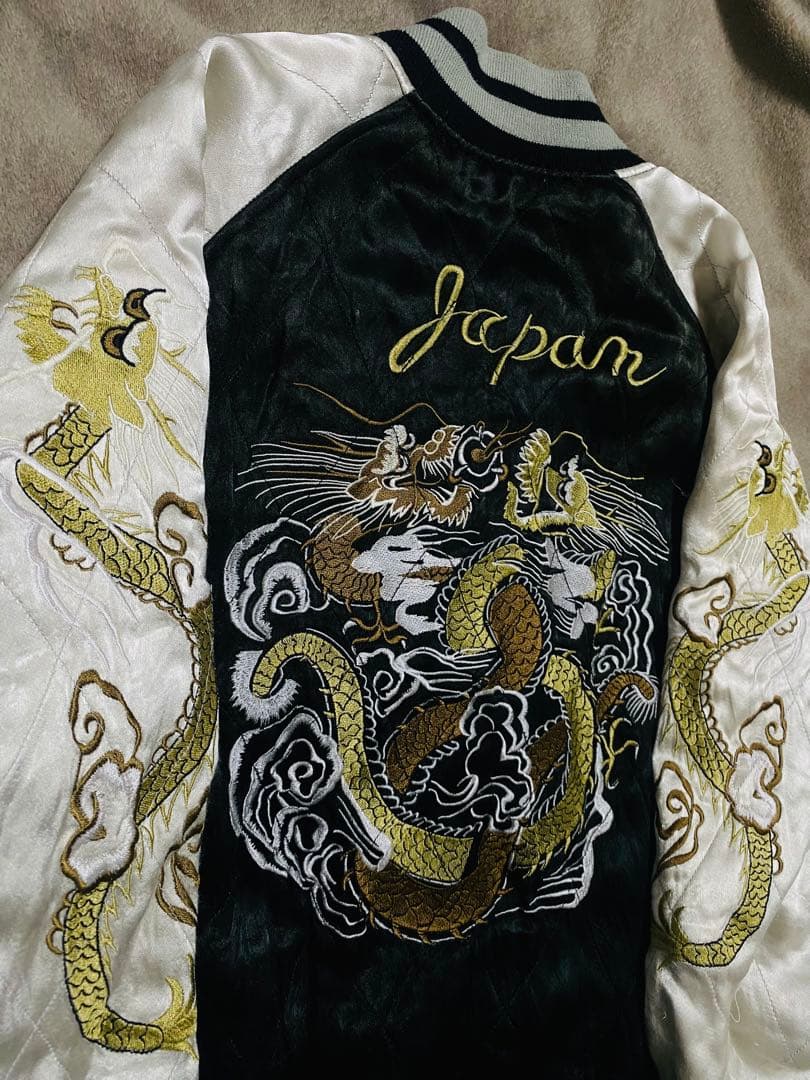 Embroidered 日本 スカジャン限定版 龍　サテン 100%silk
