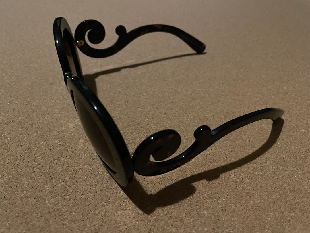 PRADA オーバーサイズサングラス ブラック