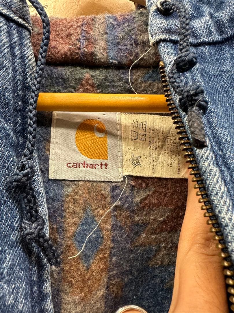 あいみょん着用カーハートサウスウエストアクティブジャケットJB848