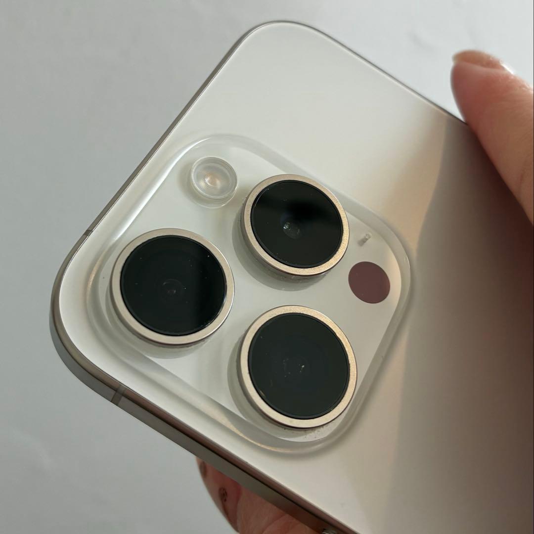 【美品】iPhone15pro 256GB SIMフリー