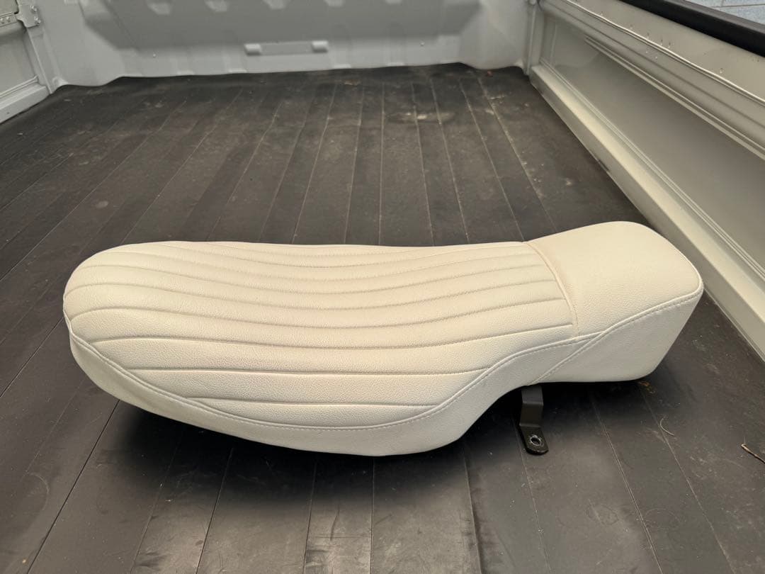 ベーツTTタイプシート ホワイト SR400/500