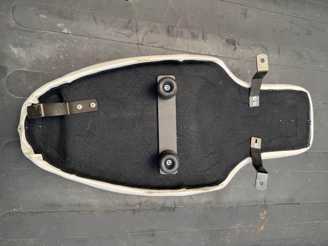 ベーツTTタイプシート ホワイト SR400/500