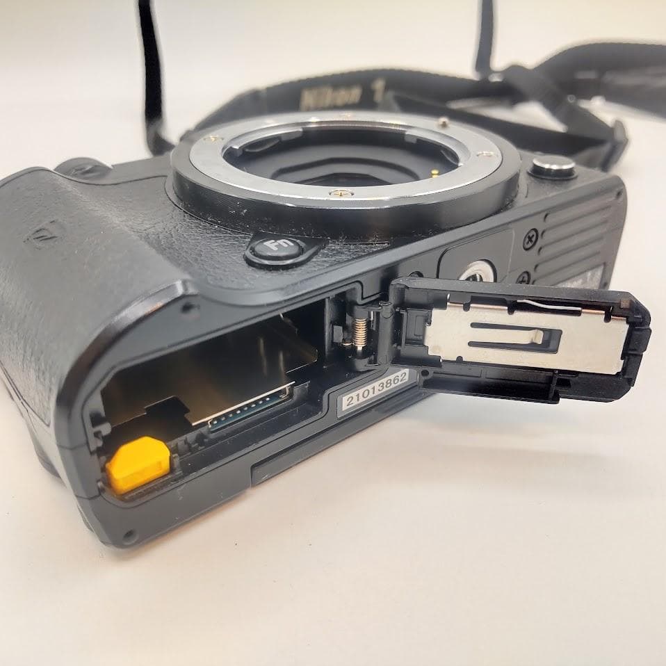 ★撮影3459枚★ Nikon ニコン Nikon1 J5　ボディ 一眼