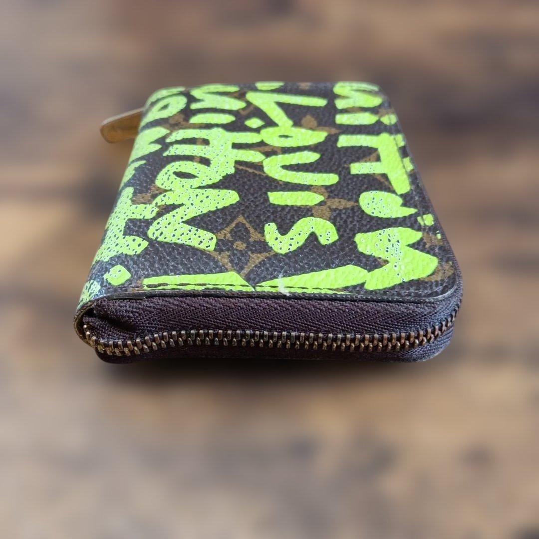 希少　Louis Vuitton グラフィティ ケース　二つ折り財布