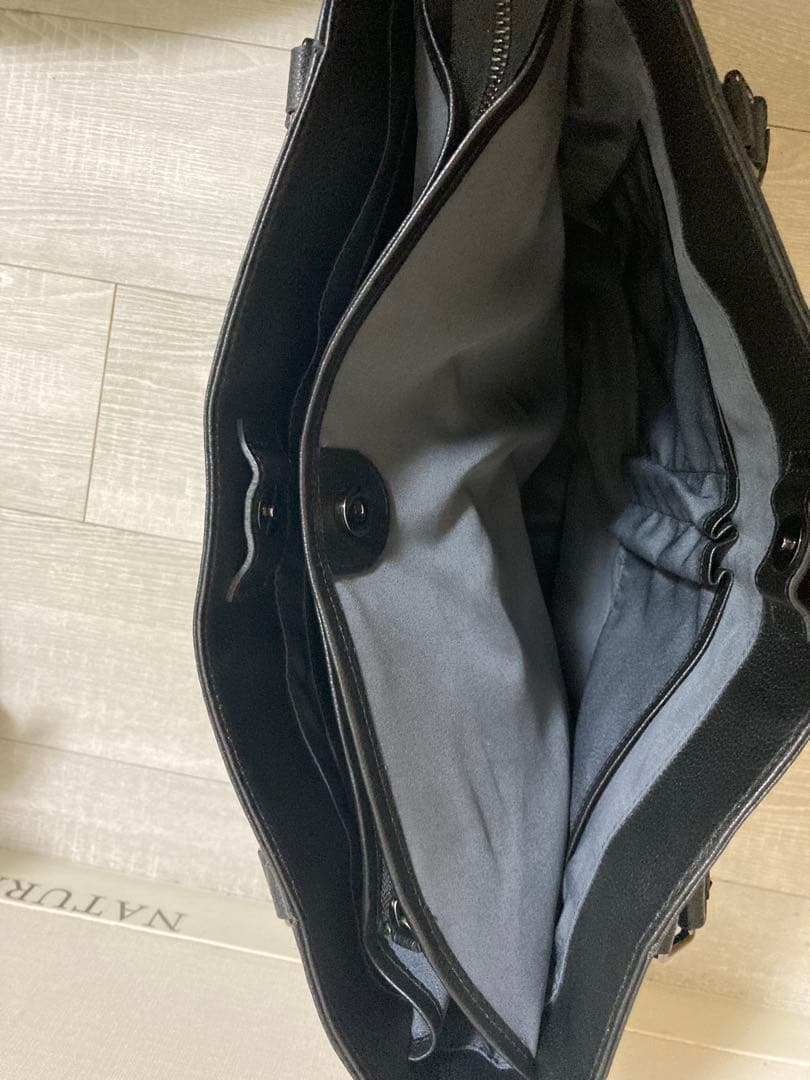 【新春セール】ブルーシンシア本革トートバッグ ブラック