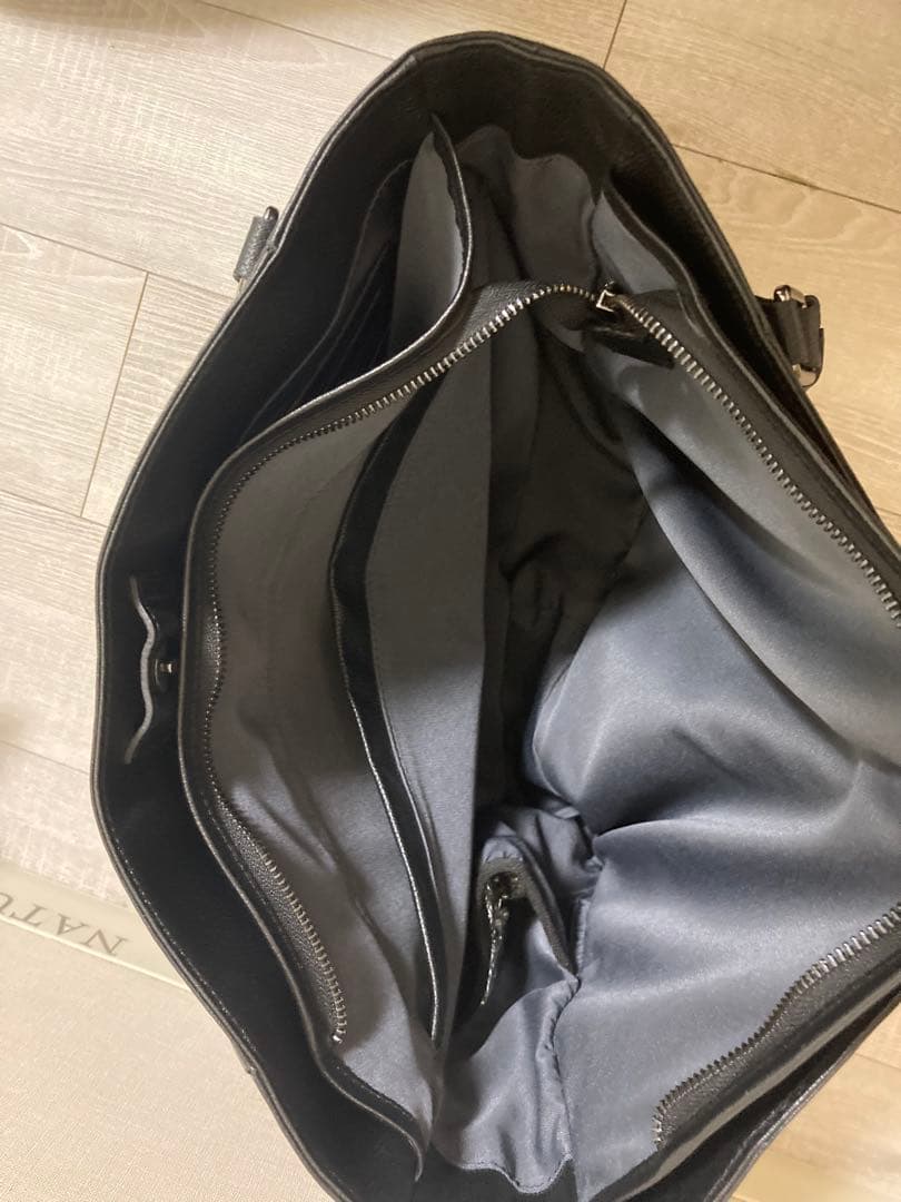 【新春セール】ブルーシンシア本革トートバッグ ブラック