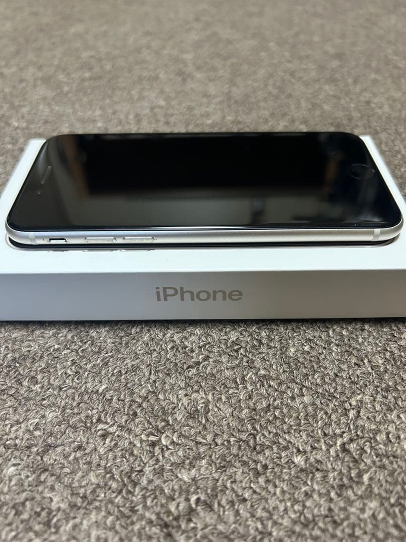 Apple iPhone SE (第3世代)ホワイト/128GB 美品