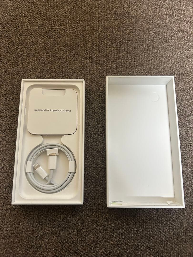 Apple iPhone SE (第3世代)ホワイト/128GB 美品