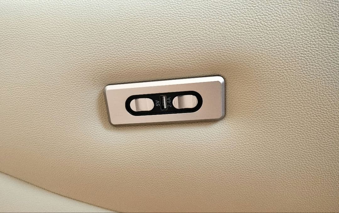 あゆみ様　ニトリ電動リクライニングパーソナルチェア(2モーター LE01 BE)