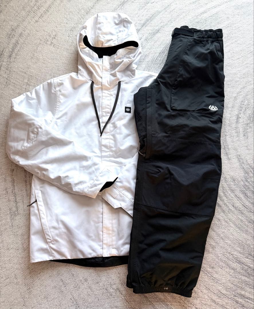 686 スノーボードウェア 上下 M 白×黒(練習用・サブ用)