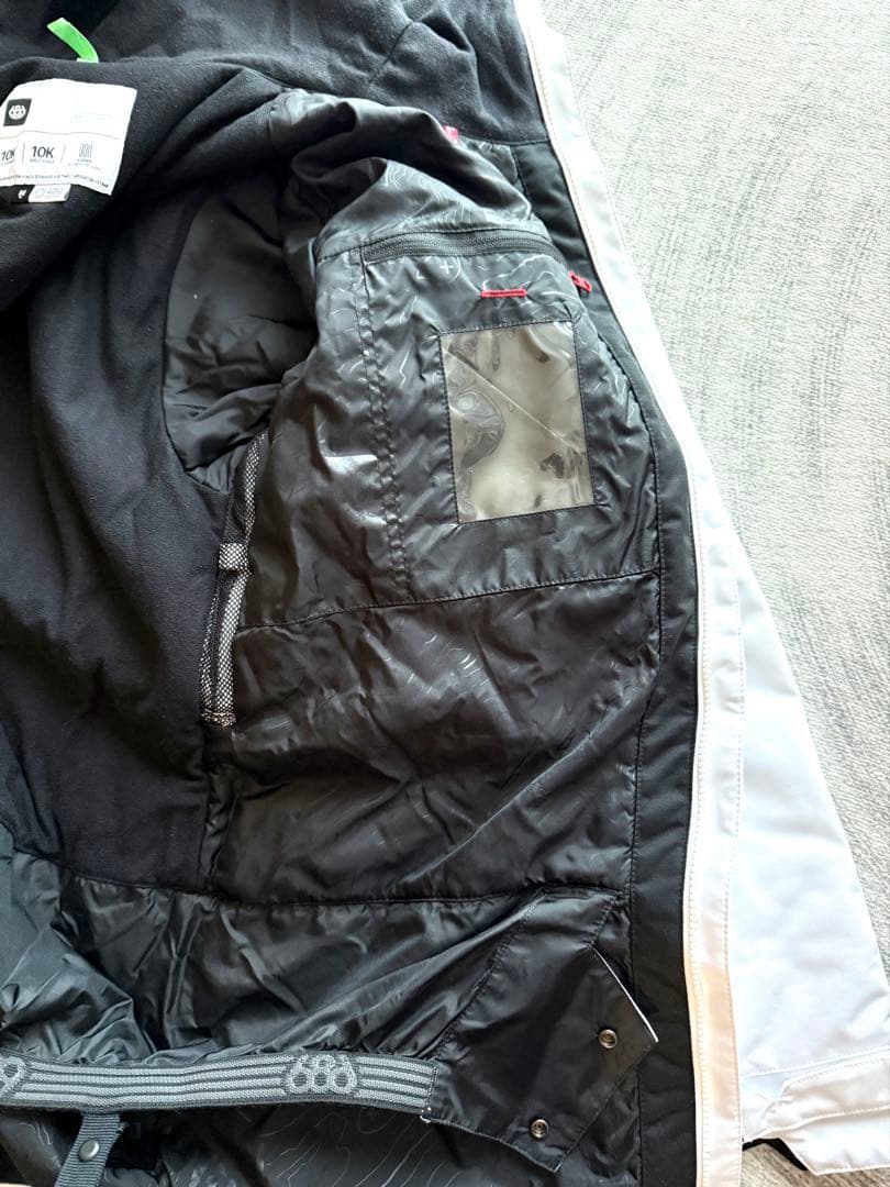 686 スノーボードウェア 上下 M 白×黒(練習用・サブ用)