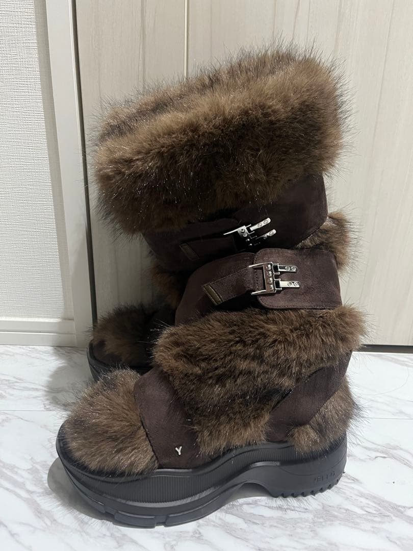 YELLO ファーブーツ