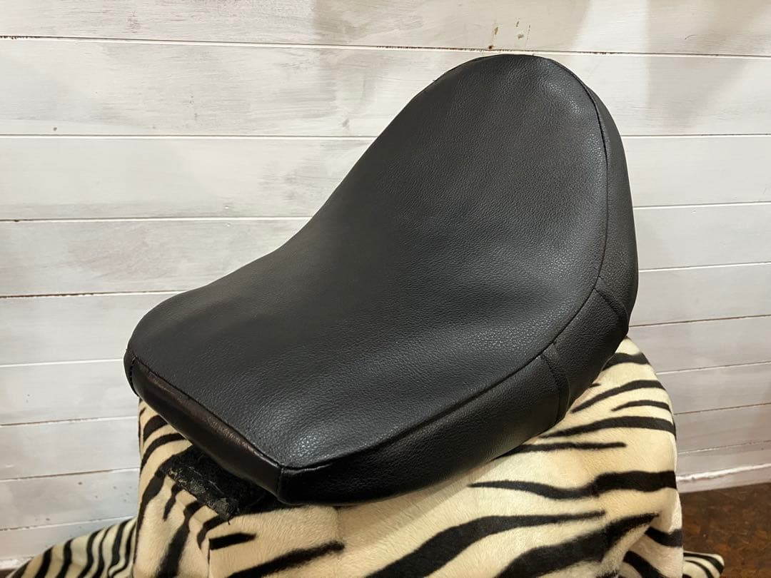 ジャズ50 ￼JAZZ50 シート　白　黒カバー付き　2way 白黒