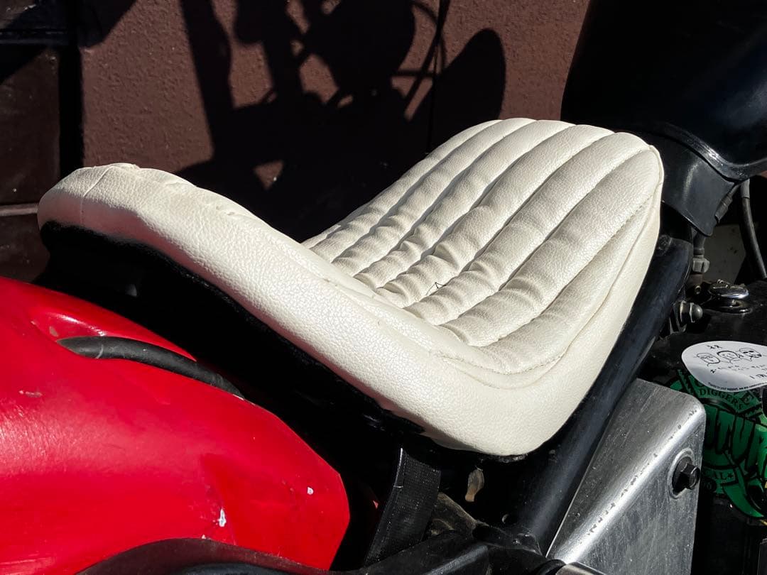 ジャズ50 ￼JAZZ50 シート　白　黒カバー付き　2way 白黒