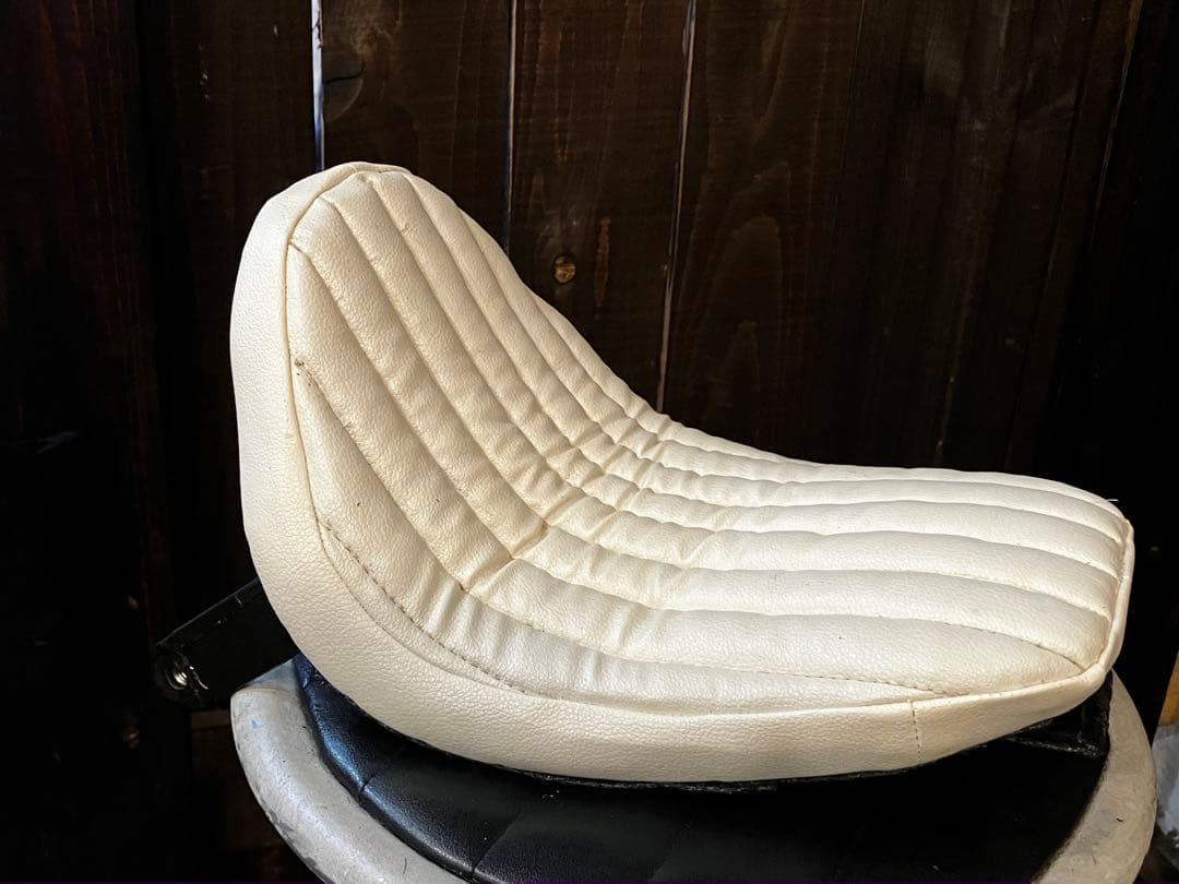 ジャズ50 ￼JAZZ50 シート　白　黒カバー付き　2way 白黒