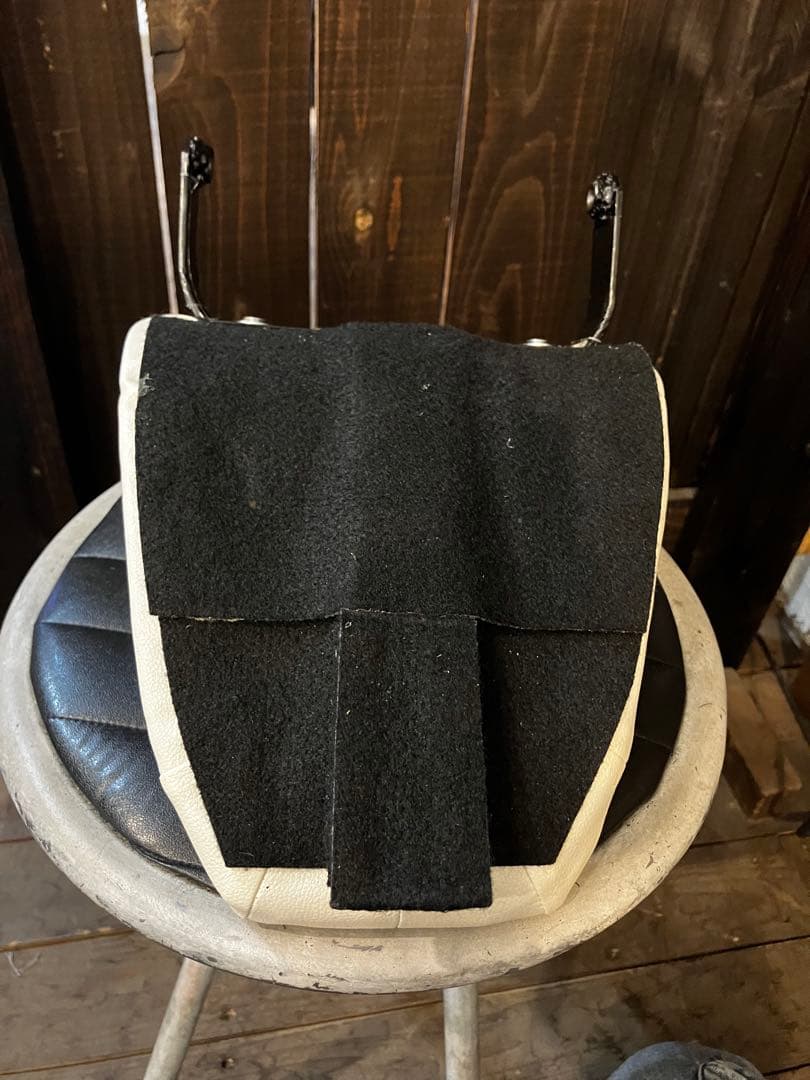 ジャズ50 ￼JAZZ50 シート　白　黒カバー付き　2way 白黒