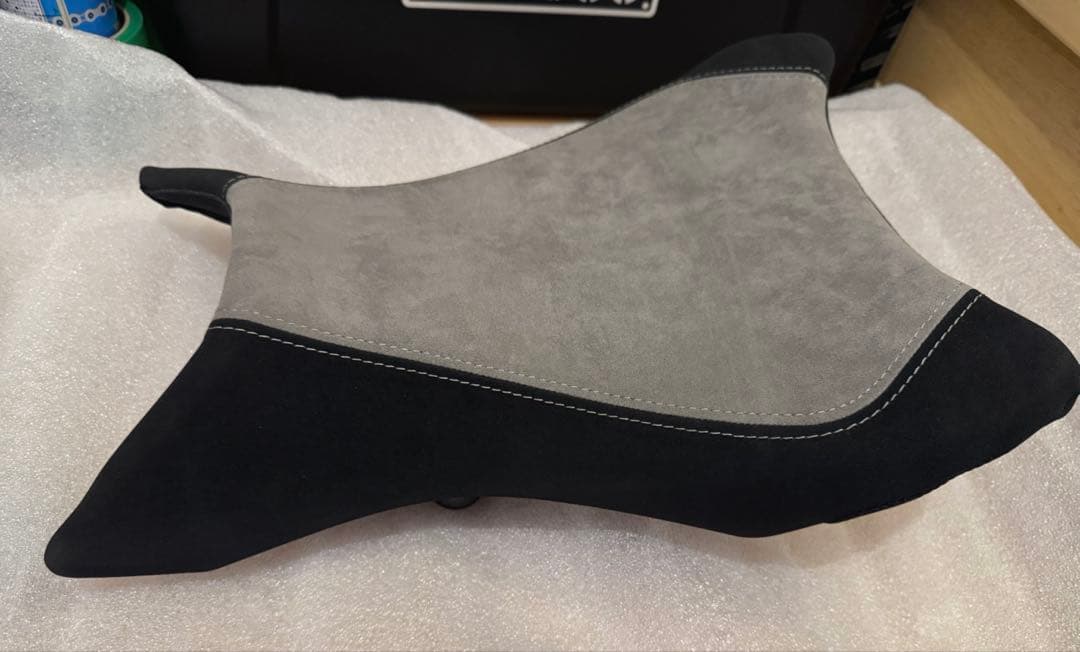 CB1000 HORNET(SP) メインシート　アルカンターラ(R)