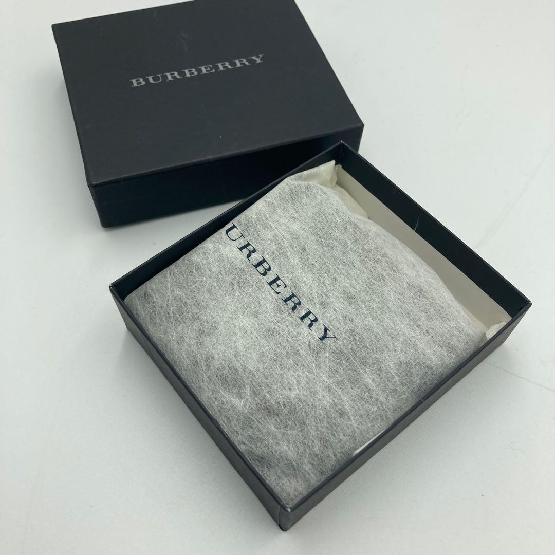 ！新品！　Burberry ケース　ブラック　ノバチェック　30