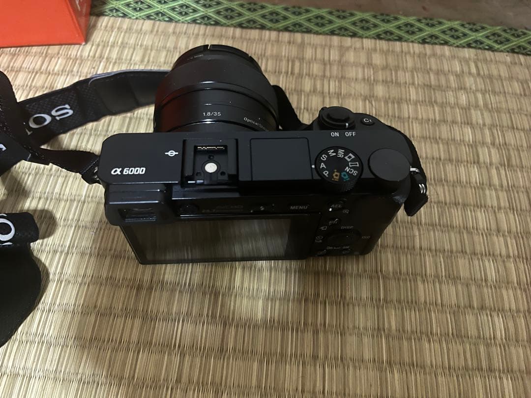 SONY α6000 ミラーレスカメラ E35mm F1.8 OSSレンズ付き