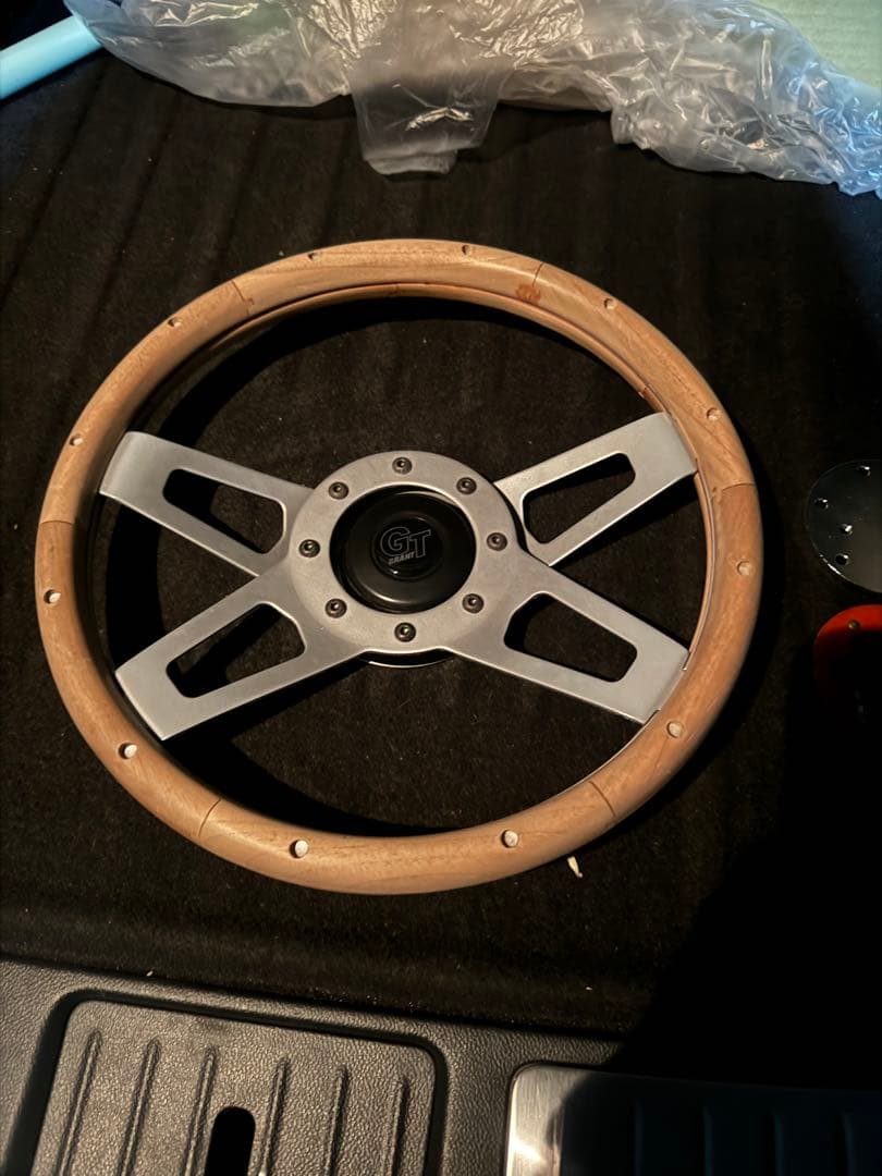 ムーンアイズ　ステアリング　グラント