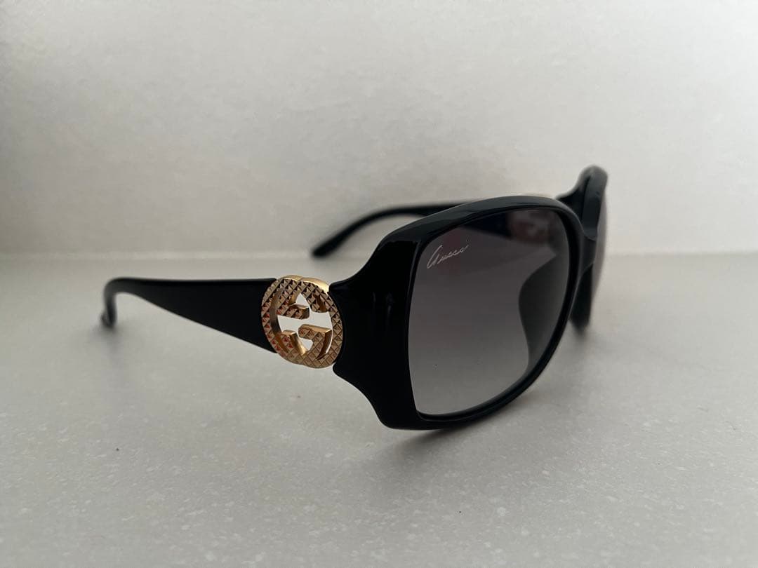 Gucci ブラック サングラス ケース付き