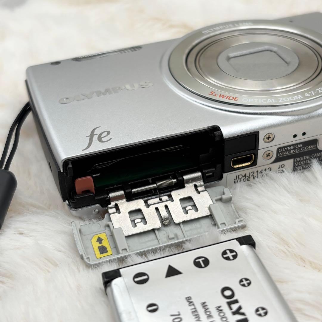 極美品 OLYMPUS FE-5050 シルバー 動作良好