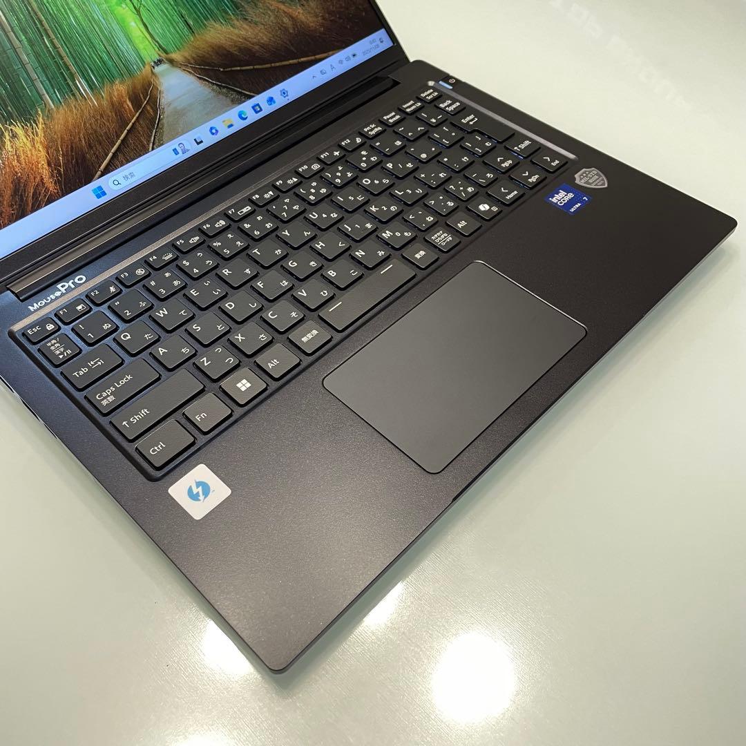 Core Ultra 7 155U 12コア 24GBメモリ 500GBSSD