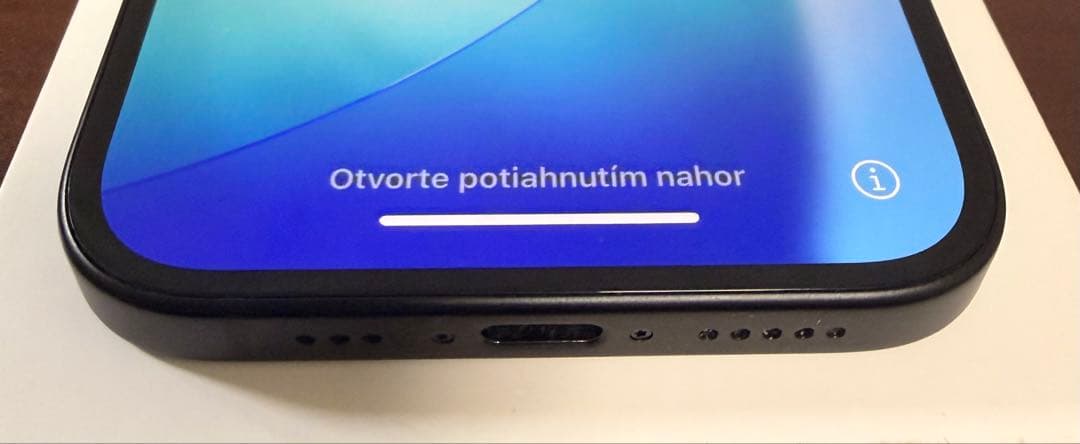 Apple iPhone 15 128G、黒色SIMフリー本体、充電ケーブル