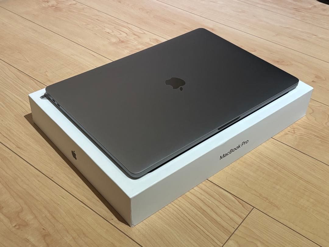 MacBook本体 MacBook Pro 16 i7 32GB 1TB GPU 5500M 8G