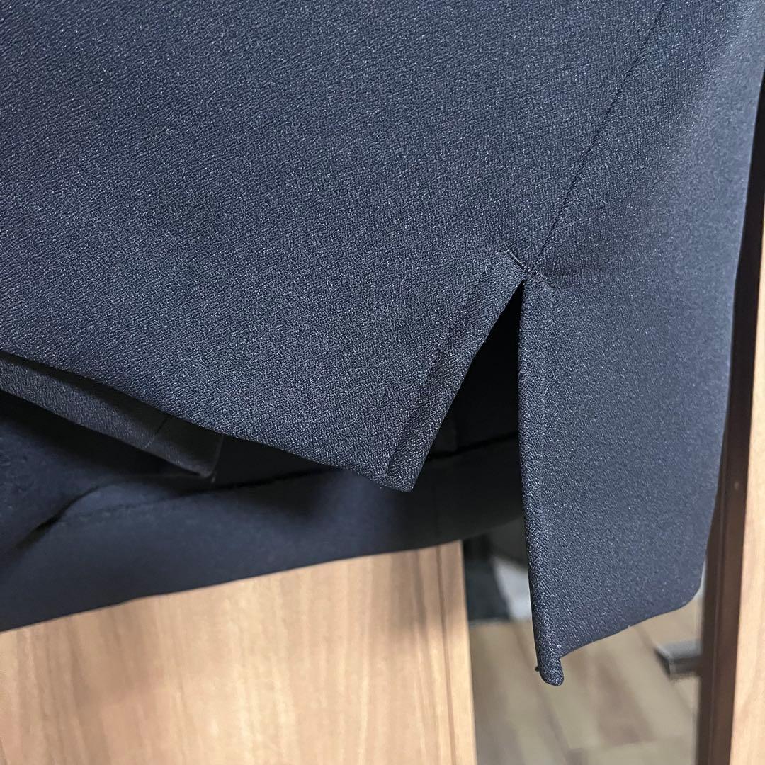 【美品】SEVEN TEN 上品リボンドレープトップスブラック×オフホワイト