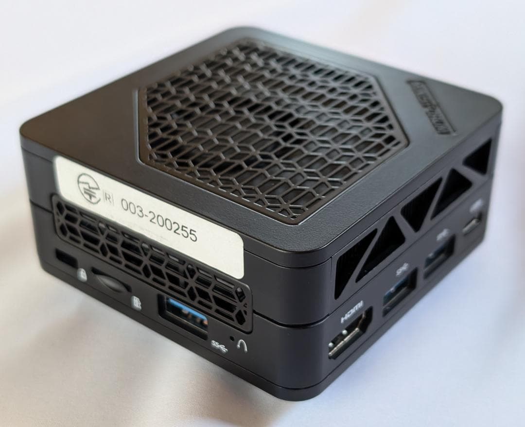 MINISFORUM EM680 Ryzen7 6800U ミニPC