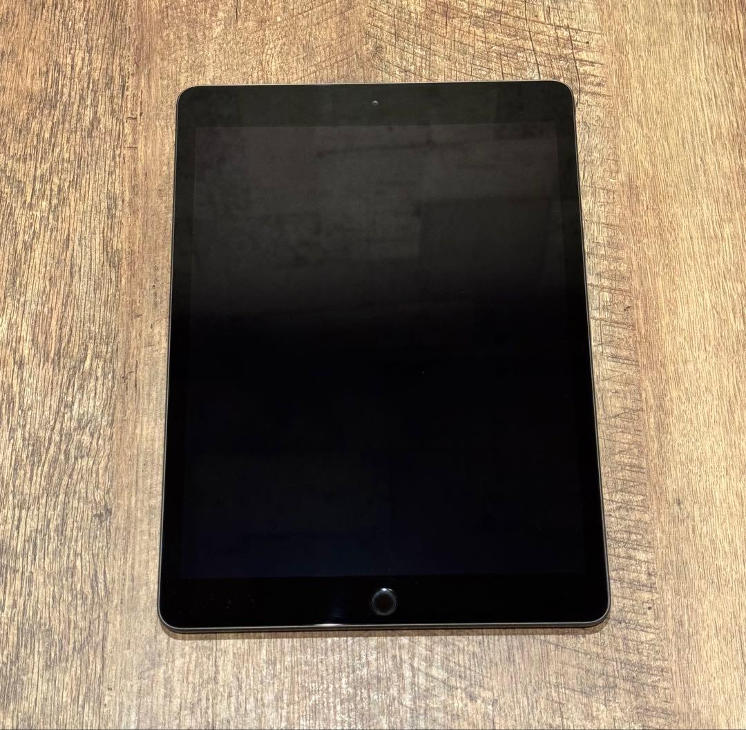 極美品 90% iPad 第8世代32GB スペースグレー 本体 充電器付き