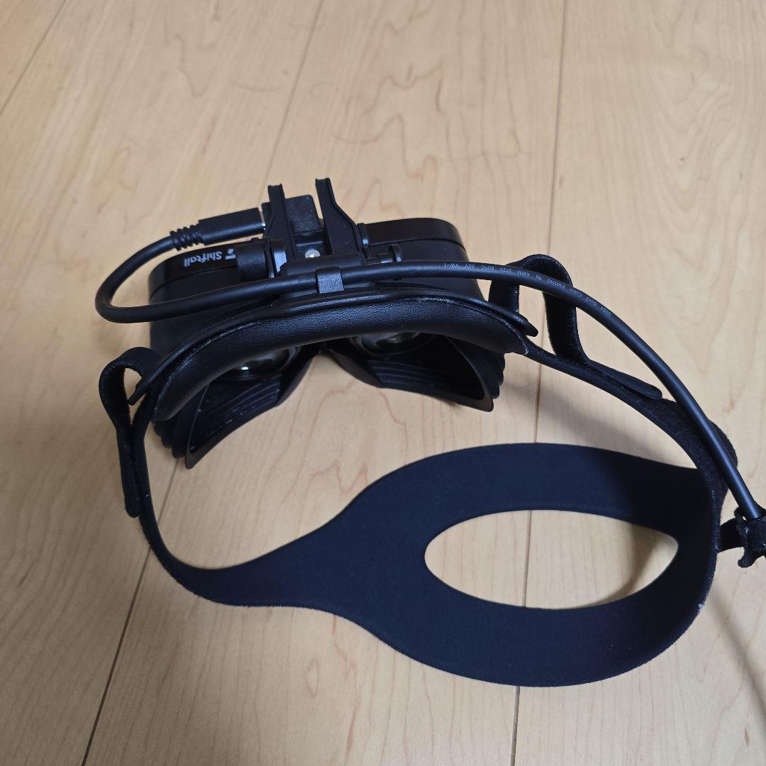 MeganexSuperlight8K（PCVRヘッドセット）