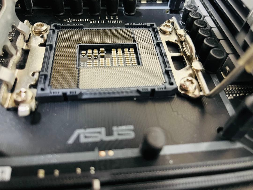 マザーボード ASUS TUF GAMING H670-PRO WIFI D4
