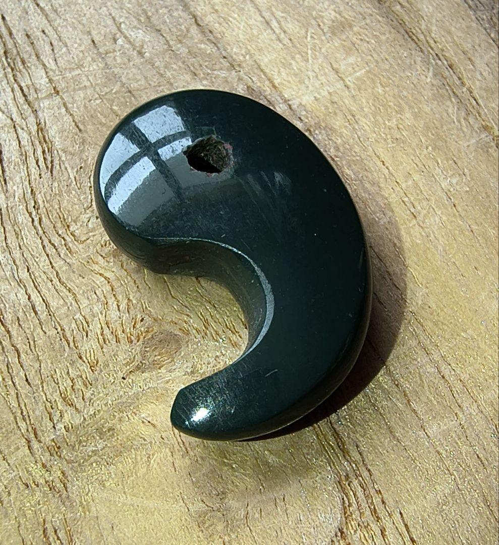 ★専用★天然石 出雲 碧玉 出雲石 青瑪瑙 勾玉 2cmと1.5cmの3個セット