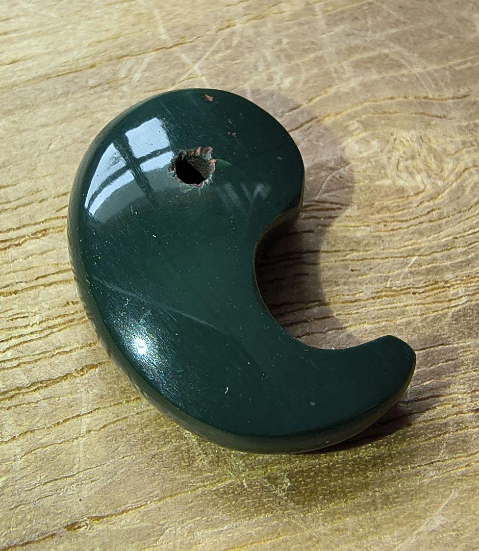 ★専用★天然石 出雲 碧玉 出雲石 青瑪瑙 勾玉 2cmと1.5cmの3個セット