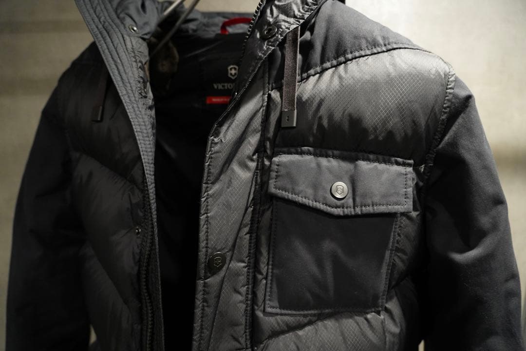 VICTORINOX 　フード付2way ダウンジャケット ダウンベスト