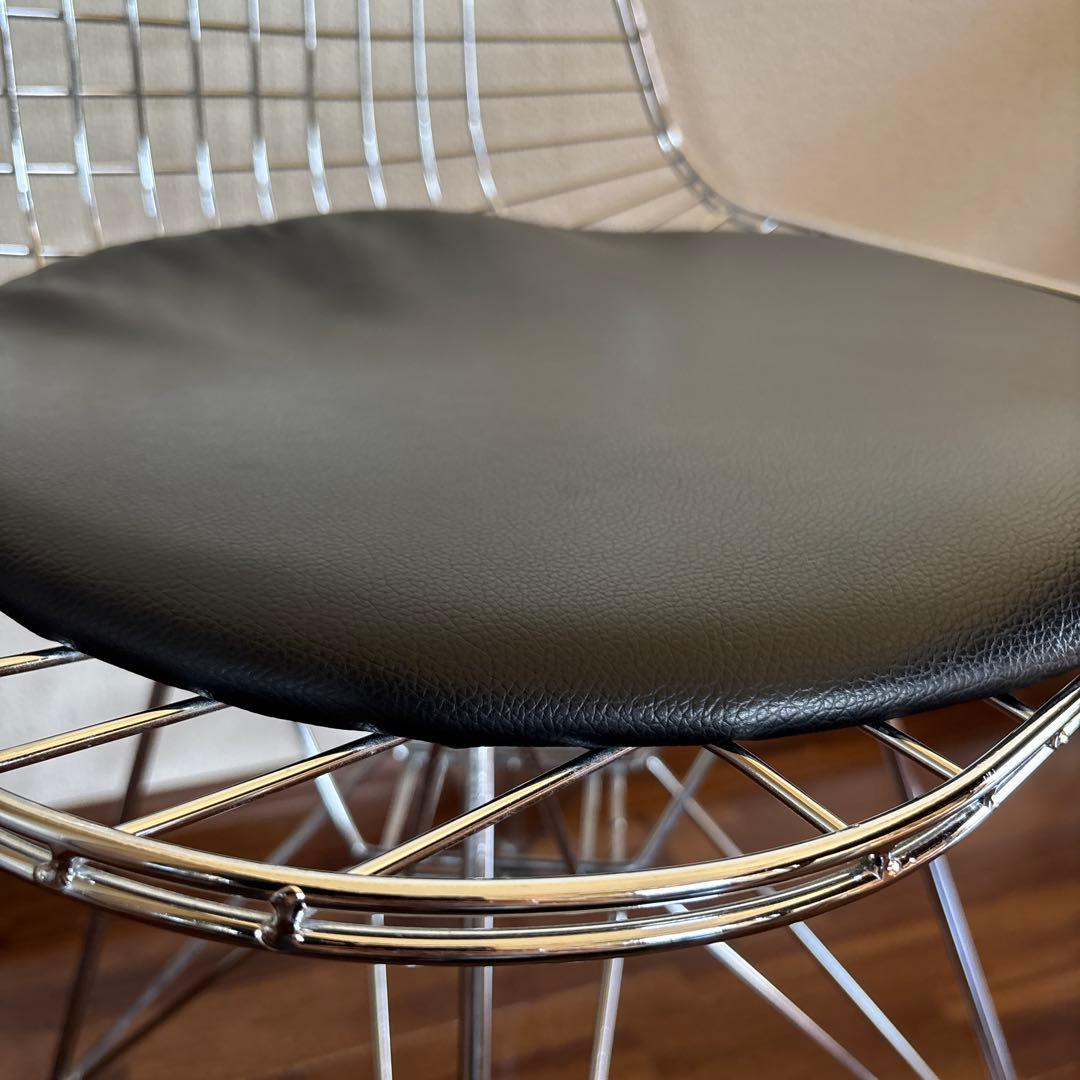 シェルチェア DKR ワイヤーチェア シートパッド付ブラック　ミッドセンチュリー