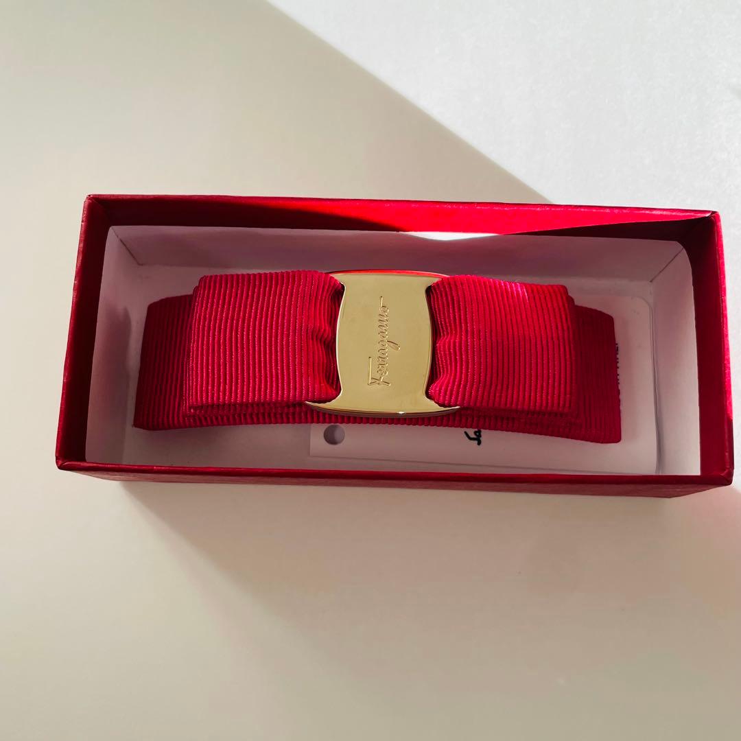 【極美品・箱付】サルヴァトーレ フェラガモ ヴァラリボン バレッタホットピンク