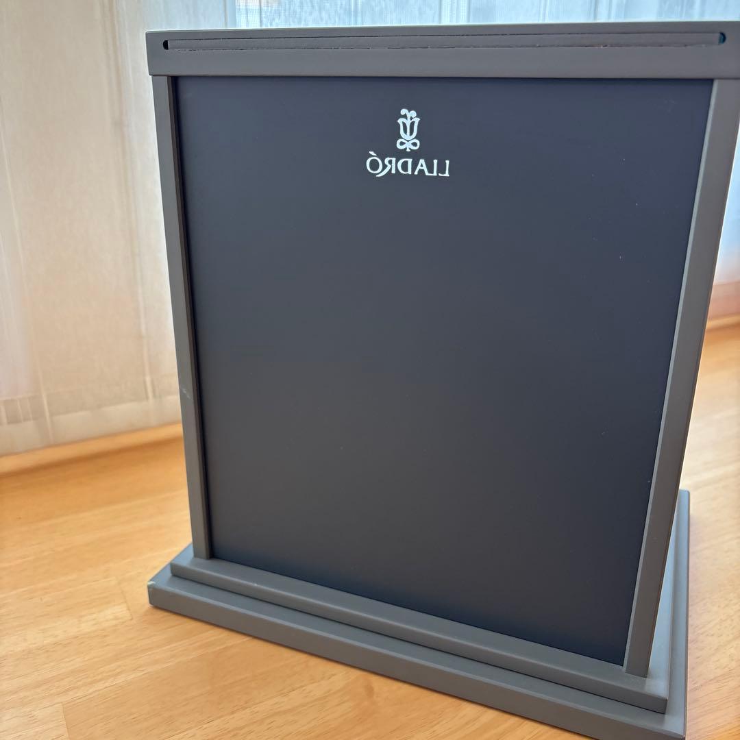 LIADRO ガラスショーケース グレー